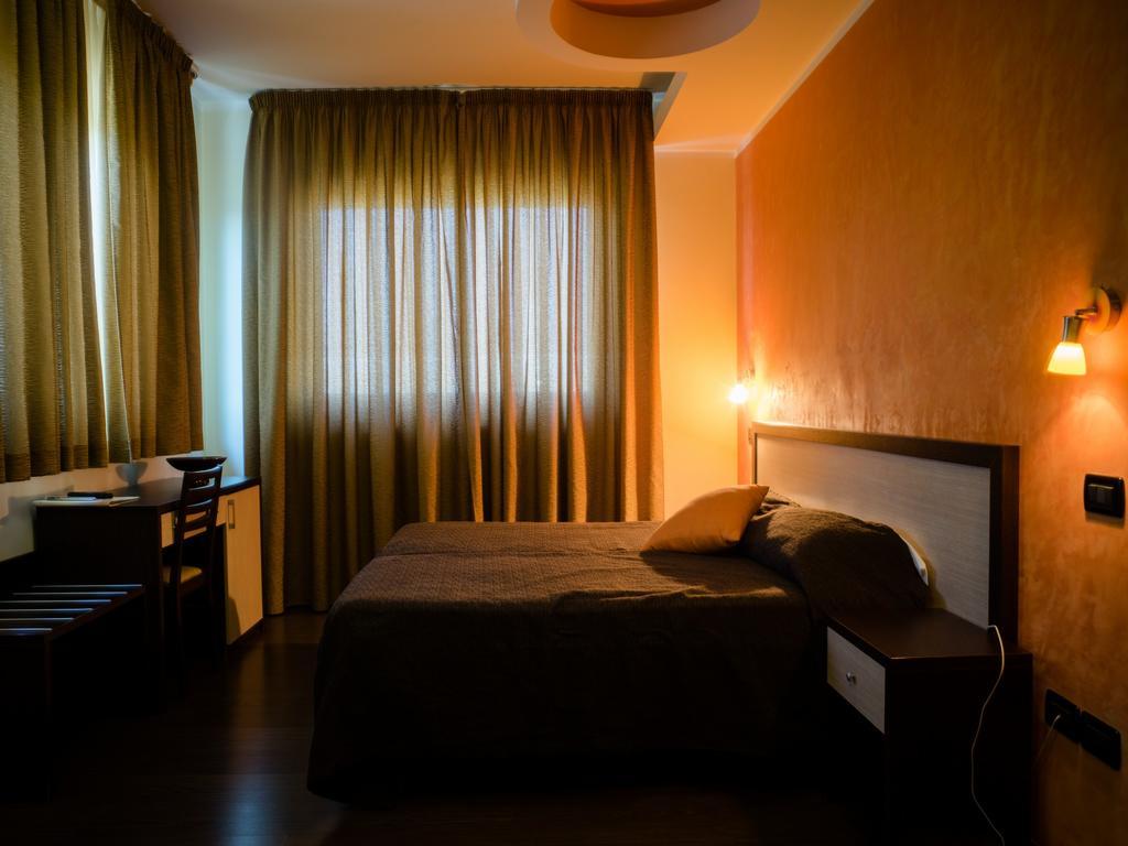 Hotel Select Atessa Exterior foto