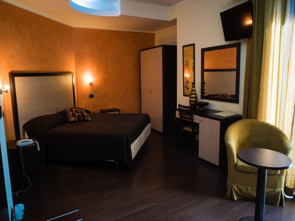 Hotel Select Atessa Exterior foto