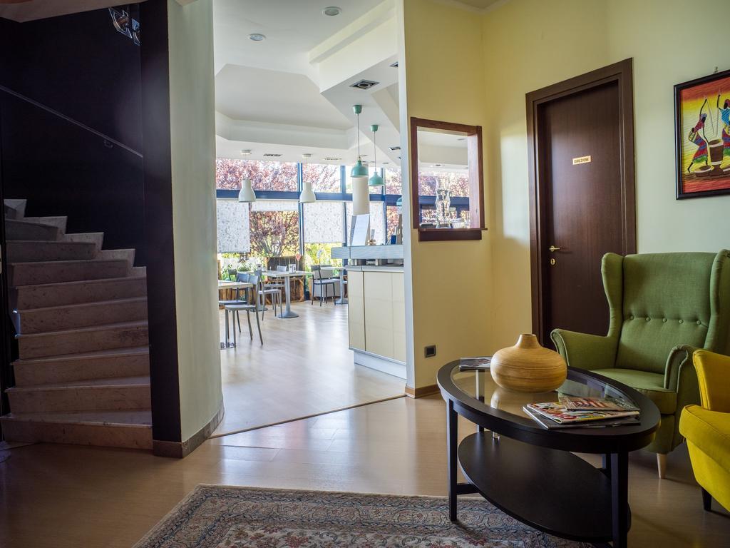 Hotel Select Atessa Exterior foto